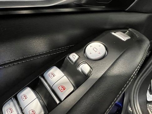 Used 2024 BMW X7 M60i w/ Executive Package image 32