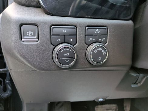 Used 2024 Chevrolet Silverado 2500 LT image 21