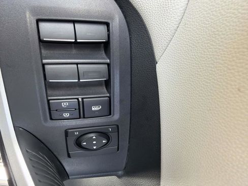 Used 2023 Toyota RAV4 XLE Premium image 11