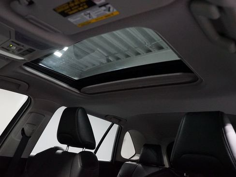 Certified 2022 Toyota RAV4 XLE Premium AWD/4WD image 33