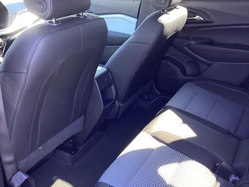 Used 2025 Chevrolet Trax LT w/ LT Convenience Package image 9