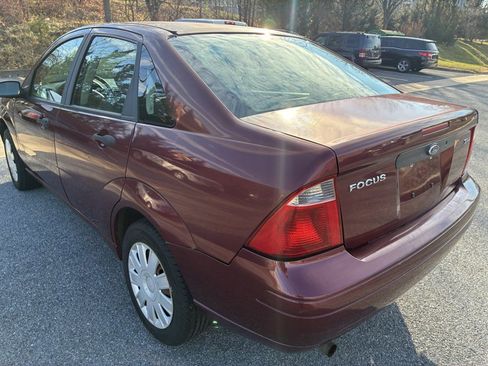 Used 2006 Ford Focus ZX4 Sedan image 4