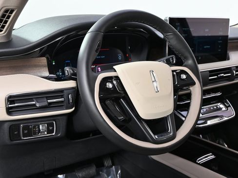 New 2026 Lincoln Corsair Reserve image 9