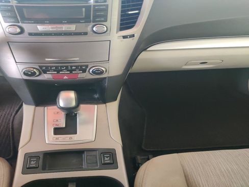 Used 2013 Subaru Outback 2.5i Premium AWD/4WD image 10
