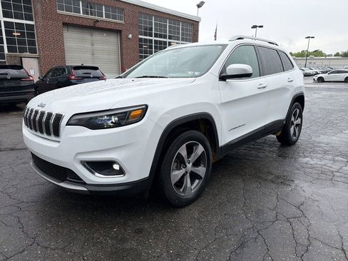 Used 2019 Jeep Cherokee Limited AWD/4WD image 3