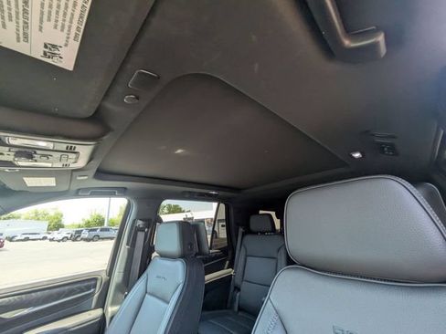Used 2024 GMC Yukon Denali AWD/4WD image 28