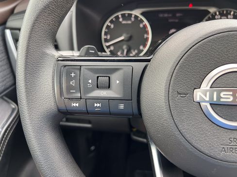 Used 2023 Nissan Rogue SV AWD/4WD image 19