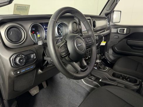 Used 2023 Jeep Wrangler Unlimited AWD/4WD image 19
