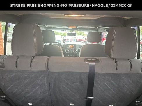 Used 2016 Jeep Wrangler Unlimited Sahara w/ Dual Top Group image 7