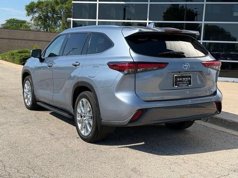 Used 2023 Toyota Highlander Limited AWD/4WD image 5