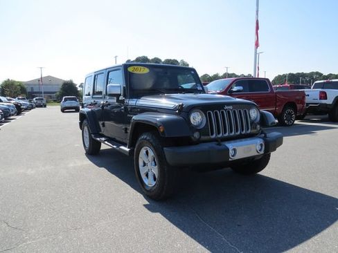 Used 2017 Jeep Wrangler Unlimited Sahara w/ Quick Order Package 24E Chief AWD/4WD image 9