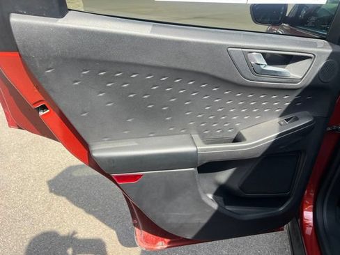 Used 2020 Ford Escape Titanium AWD/4WD image 18