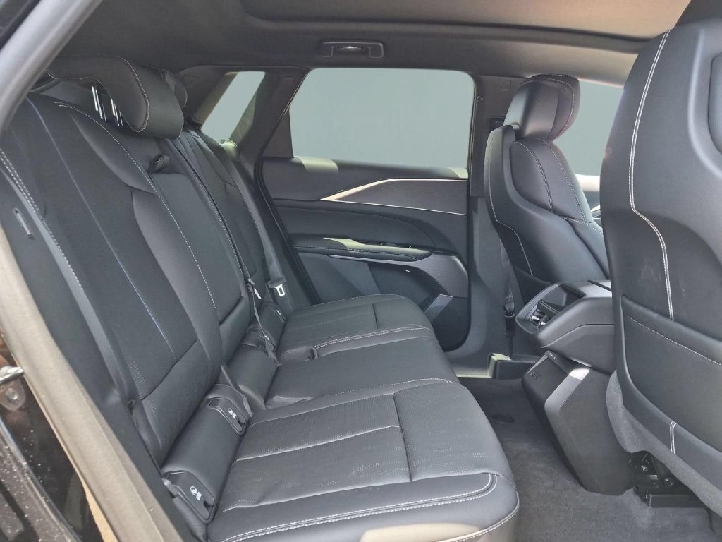 Used 2026 Cadillac Lyriq Luxury AWD/4WD image 27
