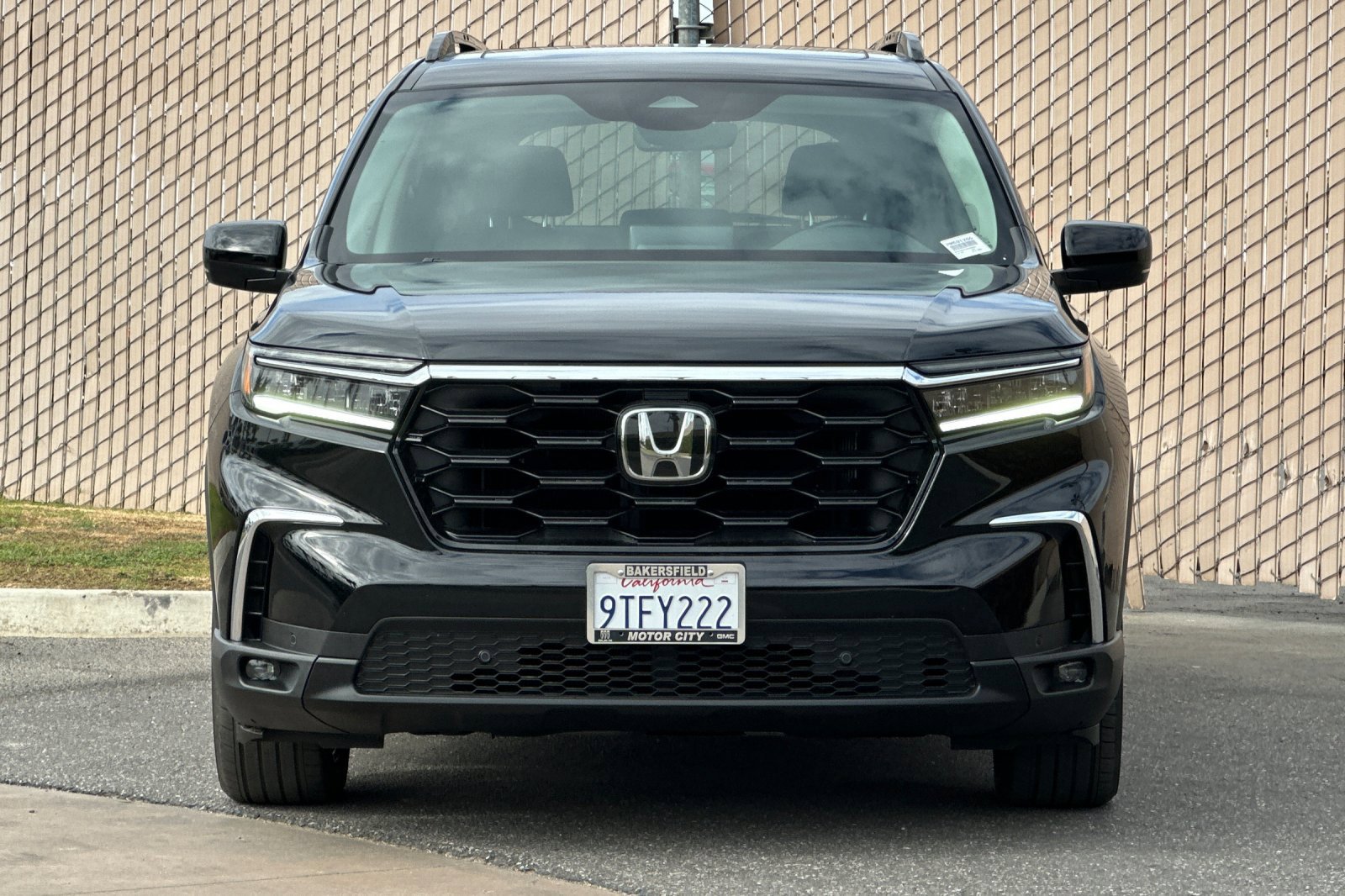 Used 2025 Honda Pilot Touring image 9