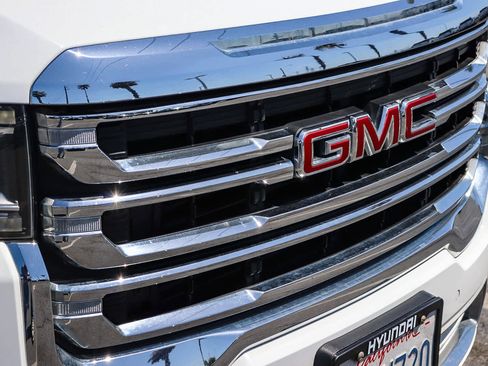 Used 2020 GMC Acadia SLT w/ Driver Alert Package II FWD image 5