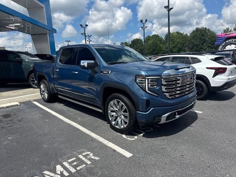 Used 2025 GMC Sierra 1500 Denali w/ Denali Reserve Package AWD/4WD image 3