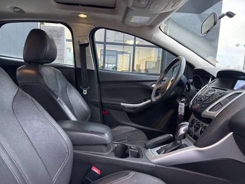Used 2014 Ford Focus SE w/ Equipment Group 201A image 8
