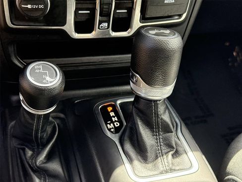 Used 2025 Jeep Wrangler Unlimited Sport AWD/4WD image 14