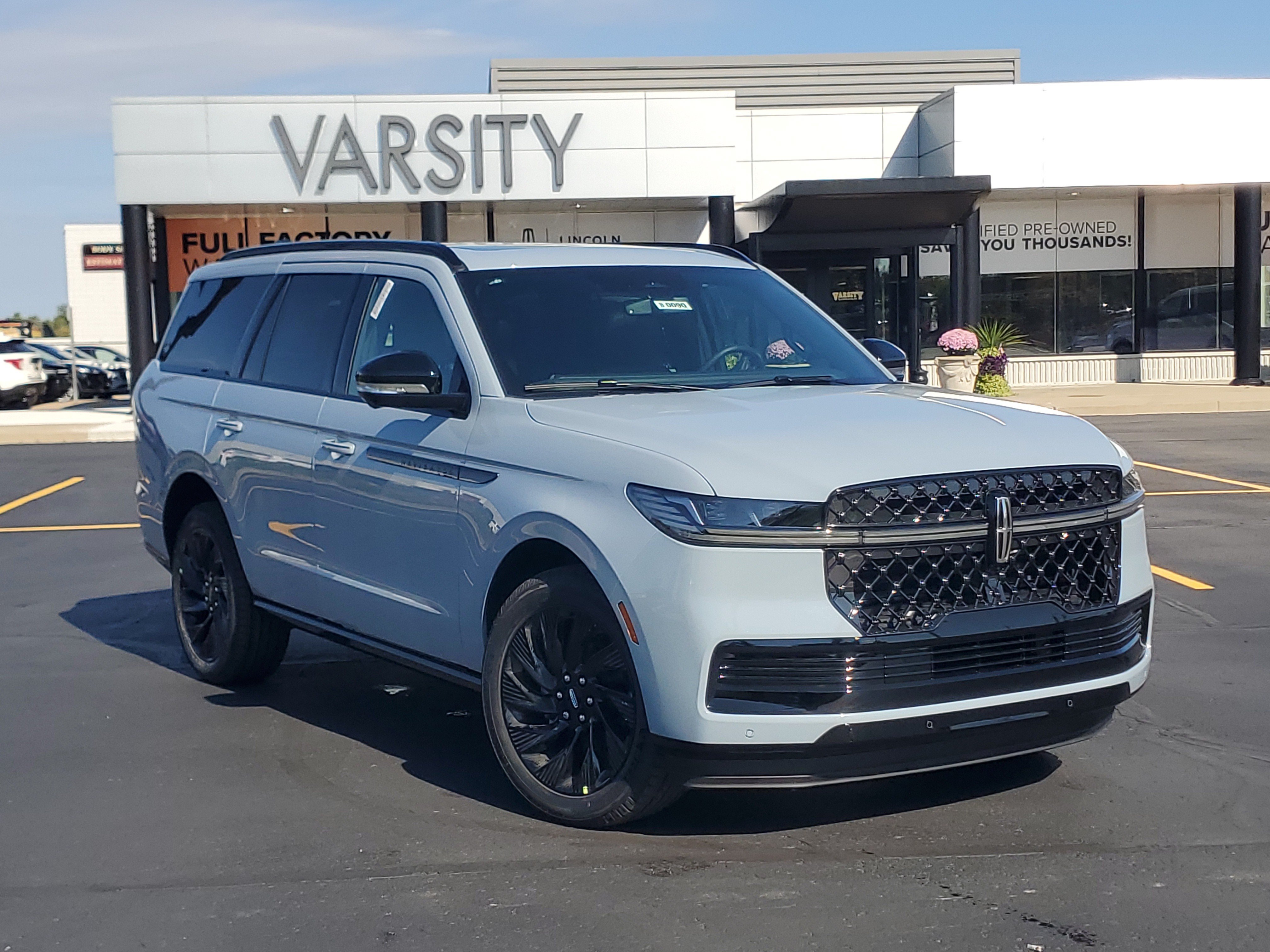 New 2027 Lincoln Navigator Reserve w/ Jet Appearance Package AWD/4WD 360° Tour