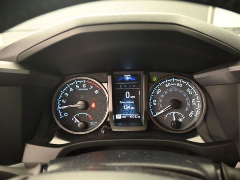 Certified 2021 Toyota Tacoma TRD Off-Road image 10