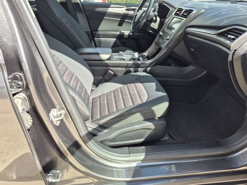 Certified 2020 Ford Fusion SE image 25