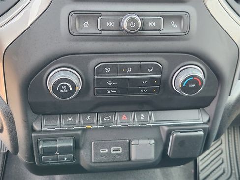 Used 2023 Chevrolet Silverado 1500 Custom image 18