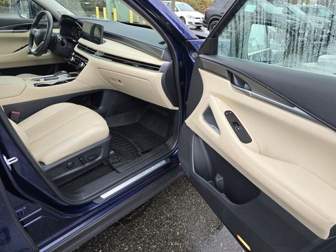 Certified 2022 INFINITI QX60 Luxe w/ Vision Package image 8