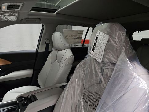 New 2026 Toyota Grand Highlander AWD image 11