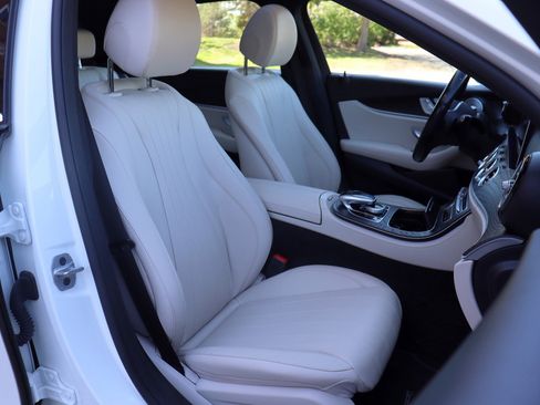 Used 2019 Mercedes-Benz E 300 4MATIC w/ Premium 1 Package image 19