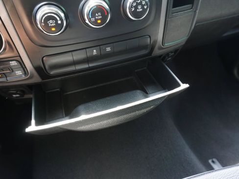 Used 2019 RAM 1500 Express AWD/4WD image 18