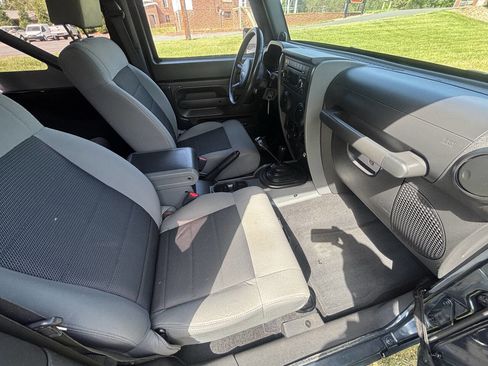 Used 2008 Jeep Wrangler X image 10