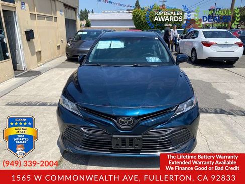 Used 2018 Toyota Camry LE FWD image 8