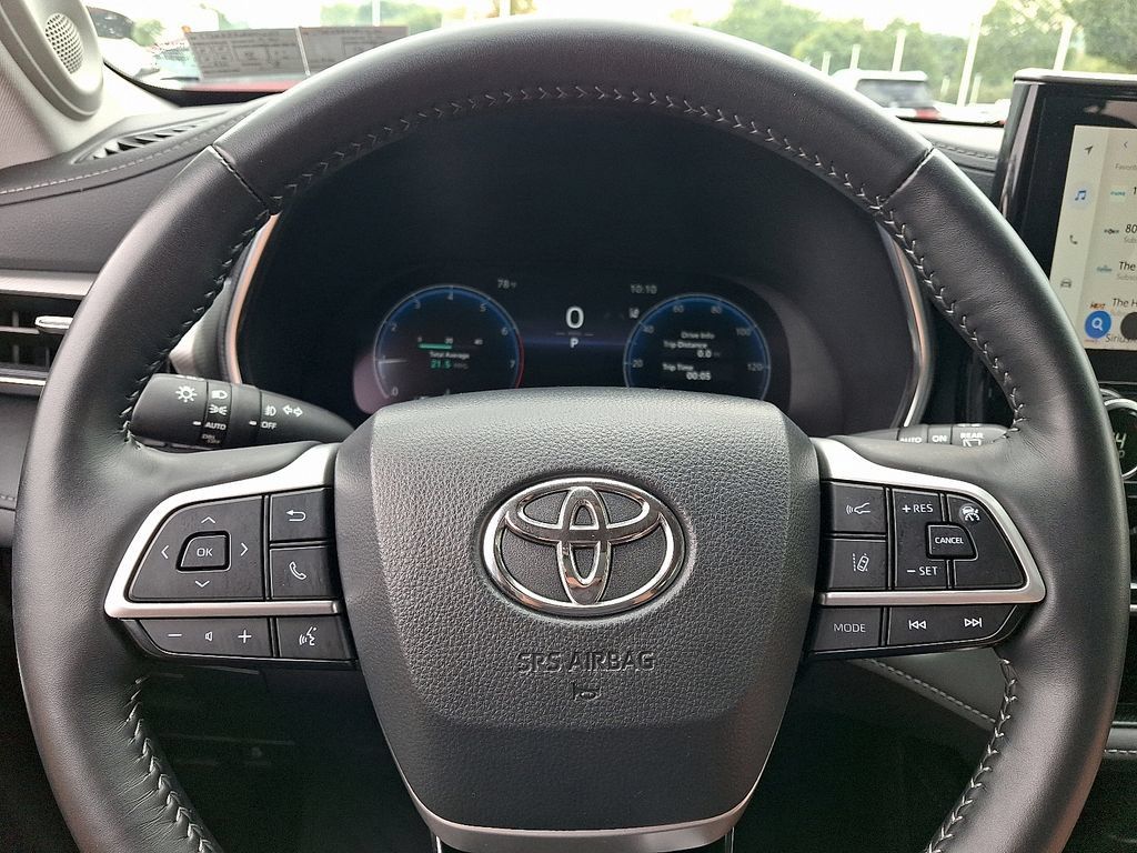 Used 2025 Toyota Highlander Platinum AWD/4WD image 21