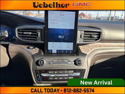 Used 2020 Ford Explorer Platinum w/ Premium Technology Package image 12