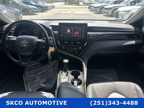 Used 2021 Toyota Camry SE image 15