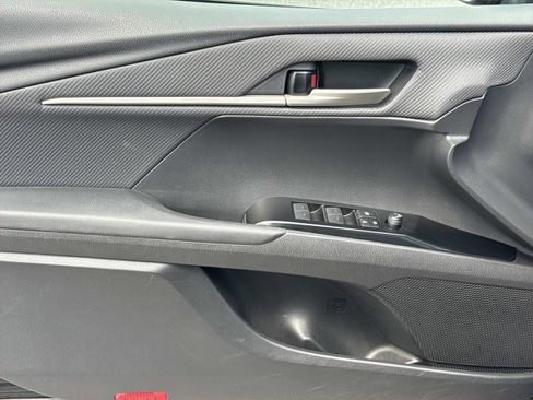 Used 2025 Toyota Camry SE image 23