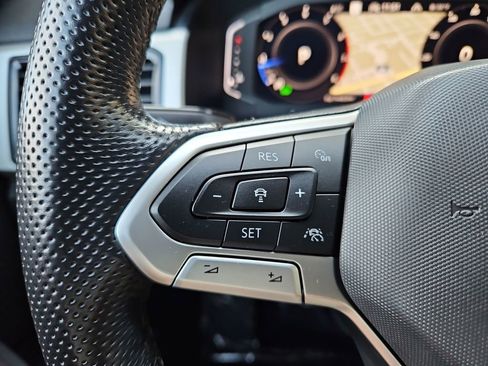 Used 2022 Volkswagen Atlas Cross Sport SEL Premium R-Line image 11