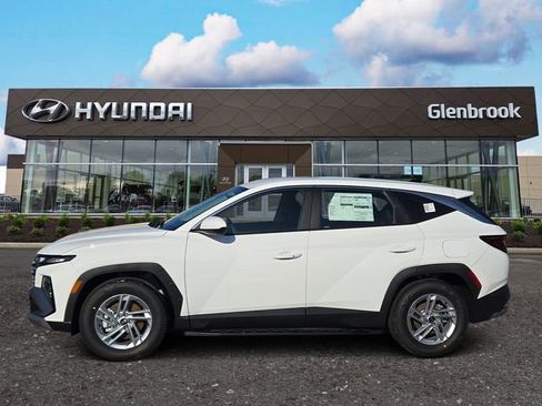 New 2026 Hyundai Tucson SE image 1