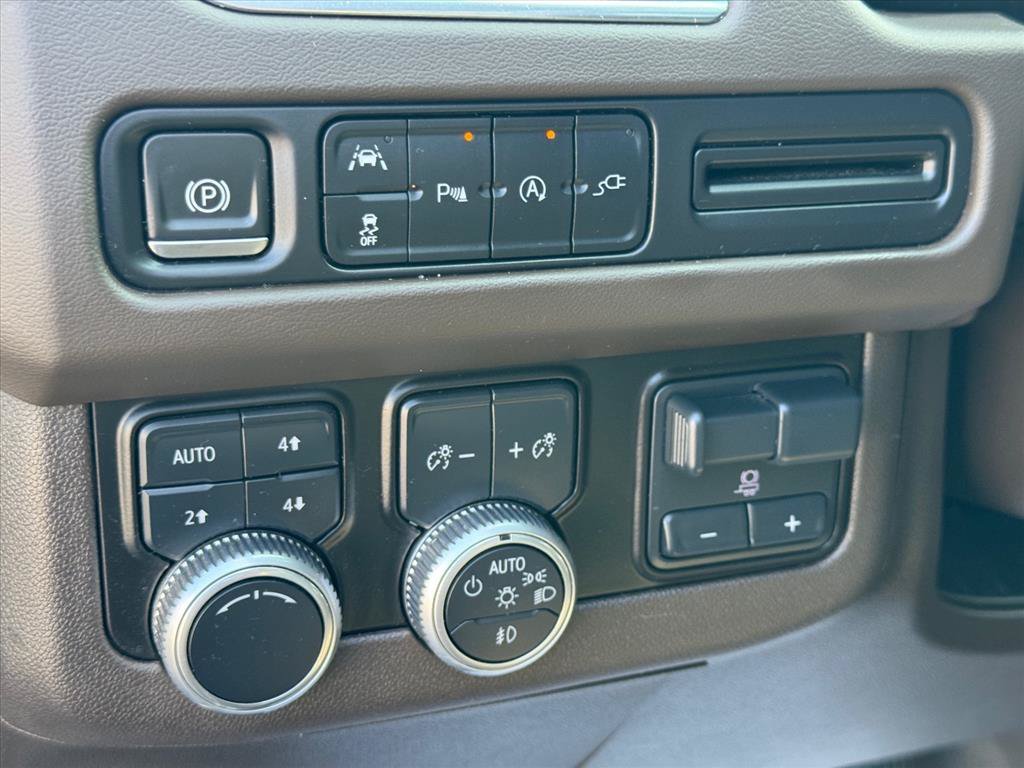 Used 2021 GMC Yukon SLT w/ SLT Luxury Plus Package AWD/4WD image 19