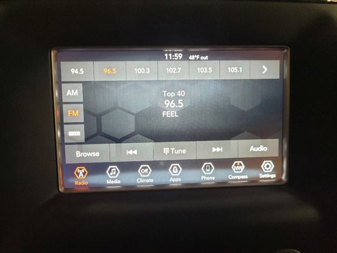 Used 2019 Jeep Grand Cherokee Laredo AWD/4WD image 25