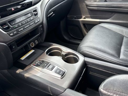 Used 2022 Honda Pilot Special Edition image 8