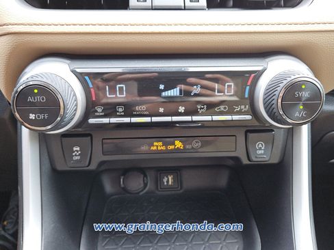 Used 2024 Toyota RAV4 XLE Premium FWD image 17