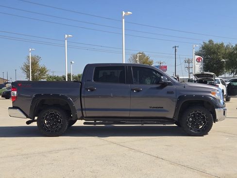 Certified 2017 Toyota Tundra SR5 w/ SR5 Upgrade Package AWD/4WD image 4