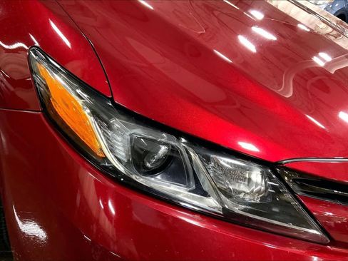 Used 2019 Toyota Camry LE image 28