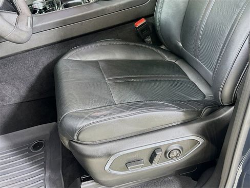 Used 2023 Jeep Wagoneer 2WD image 13