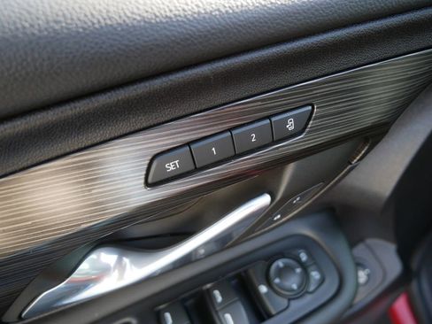 Used 2024 GMC Terrain SLT image 13