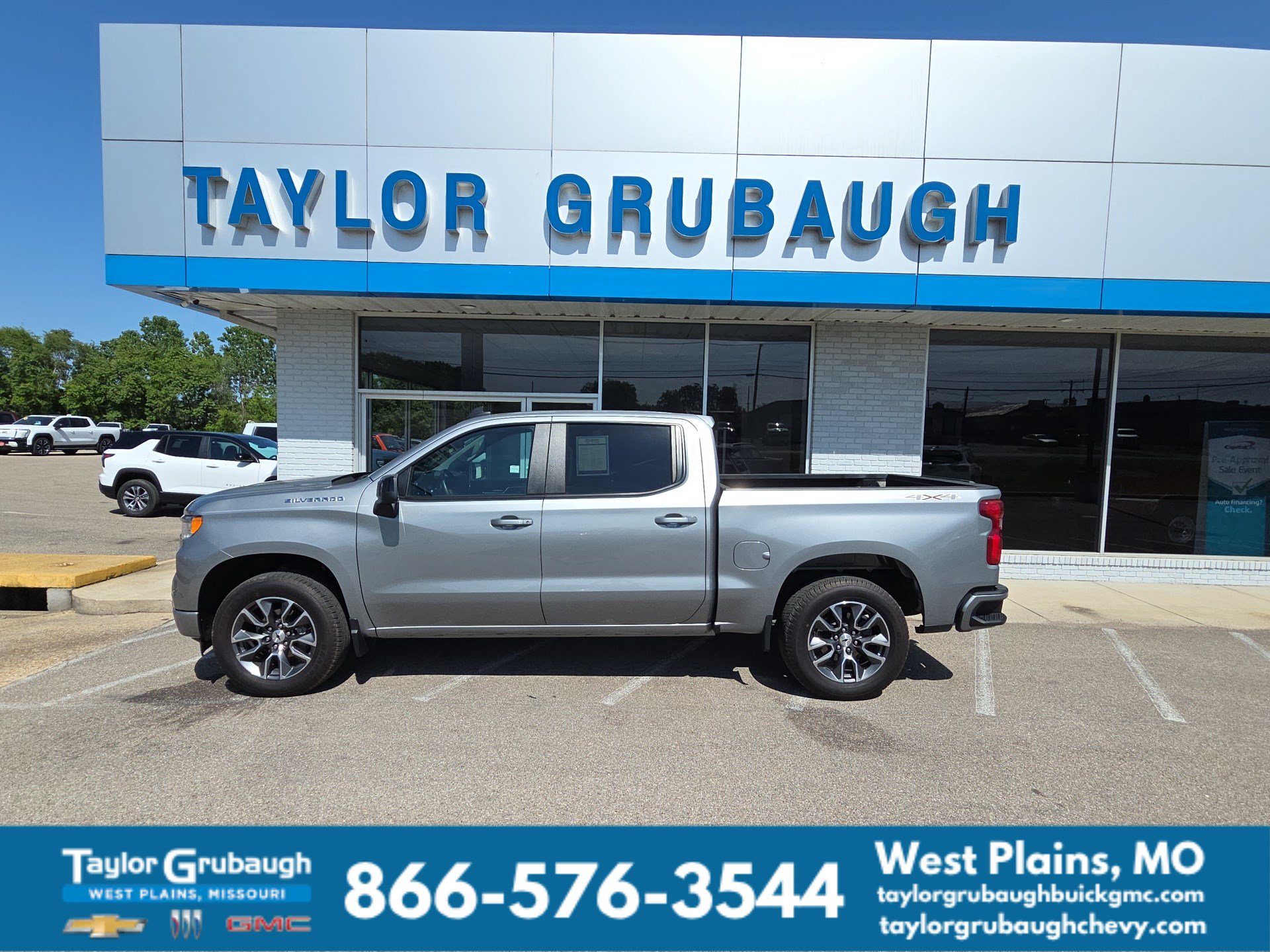 Used 2023 Chevrolet Silverado 1500 RST AWD/4WD image 1