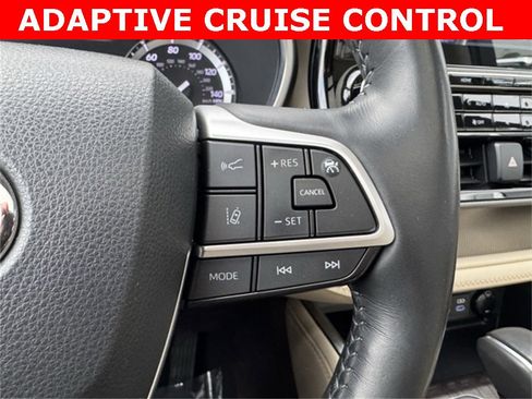 Certified 2022 Toyota Highlander Platinum image 32