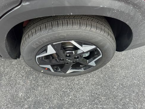 New 2026 Kia Seltos S image 9