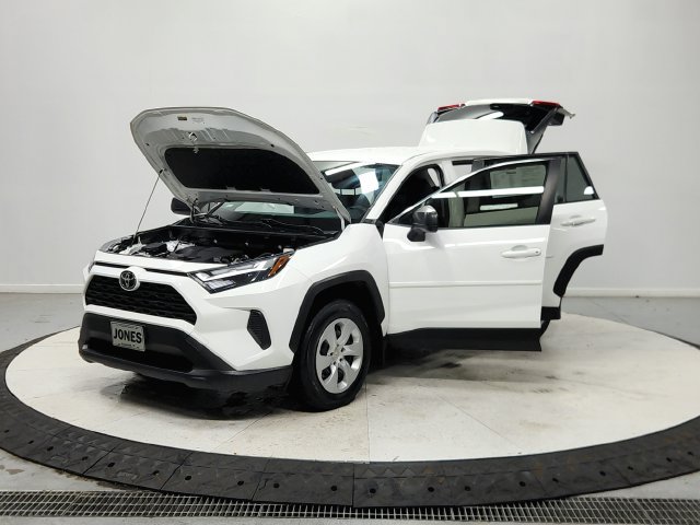 Used 2023 Toyota RAV4 LE AWD/4WD image 12